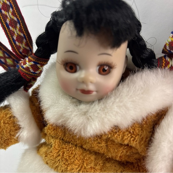 Adorable Eskimo Girl Doll Alaska Native Doll Plush Faux Fur 8” Anchorage - Picture 5 of 5